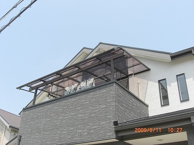 リフォーム施工事例 ２階ベランダにテラス屋根を設置 泉大津市 稲商 リノヴェック